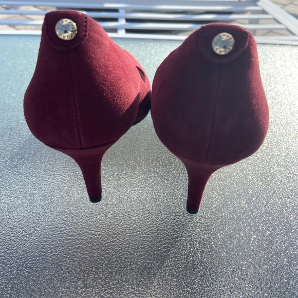 Shoes - Picture 2 of 4